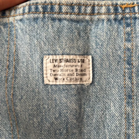 Levis Demin Overalls size medium - Picture 2 of 4